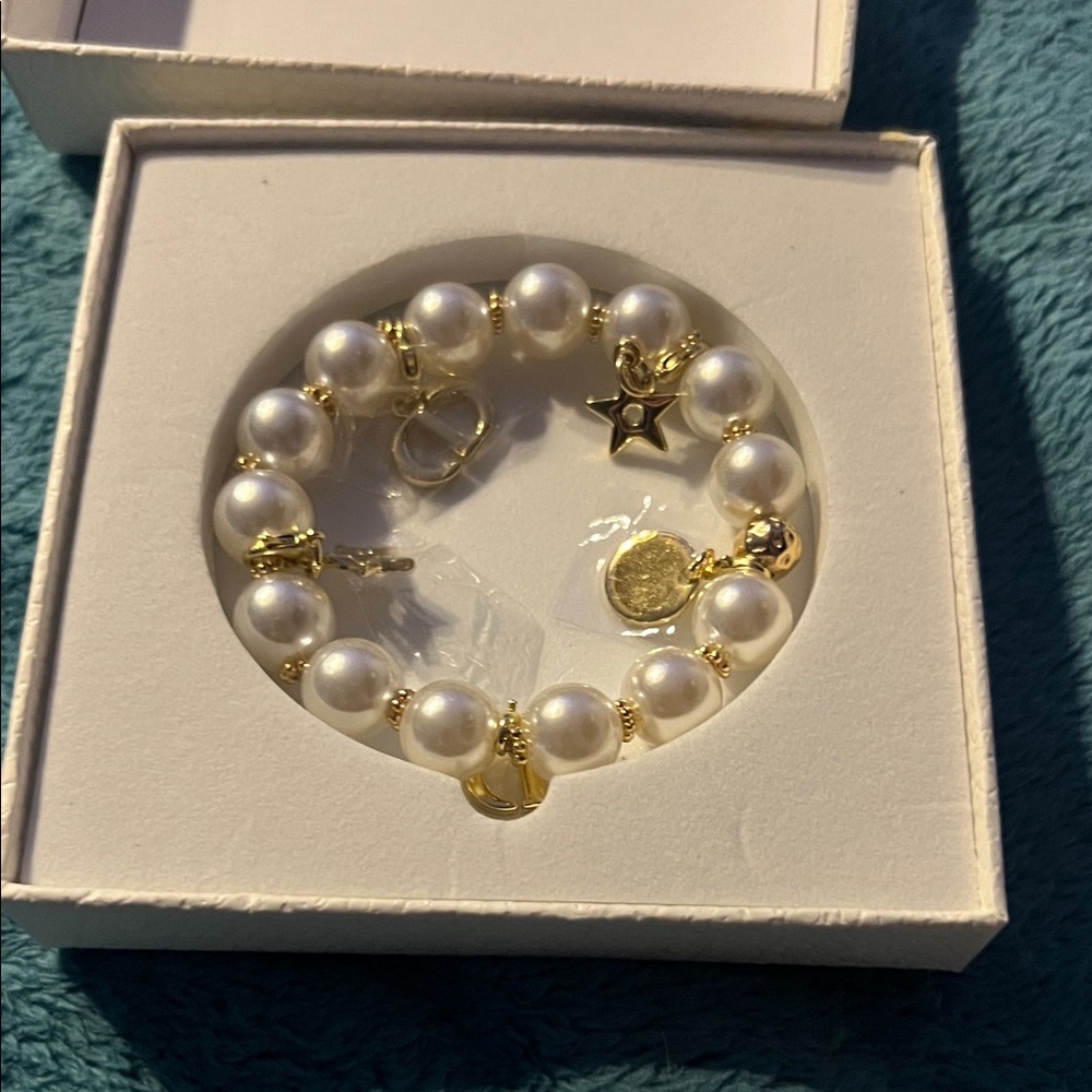 Dior Gold and White Pearl Charm Bracelet - Picture 2 of 4